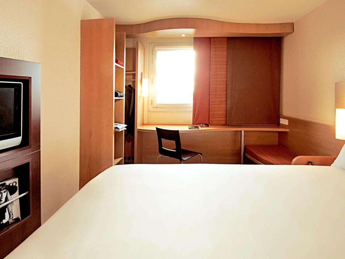 Ibis Nemours Hotel Exterior photo