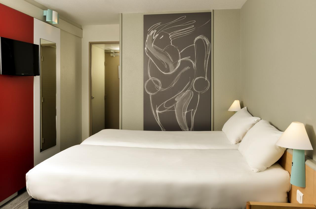 Ibis Nemours Hotel Exterior photo
