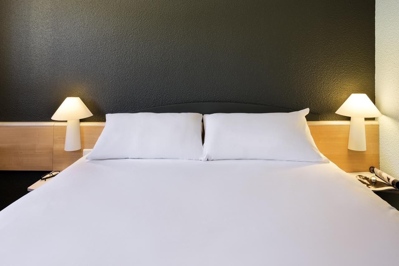Ibis Nemours Hotel Exterior photo